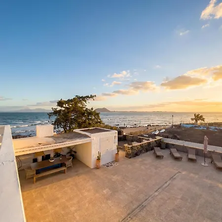 Hélène Holidays - Boutique Corralejo