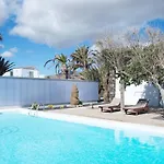 Hélène Holidays - Boutique 2*