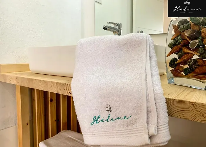 Hélène Holidays - Boutique 2*