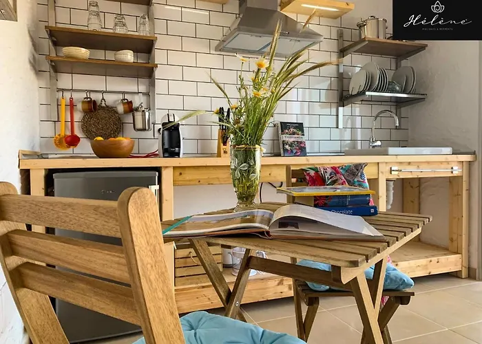 Hélène Holidays - Boutique 2*